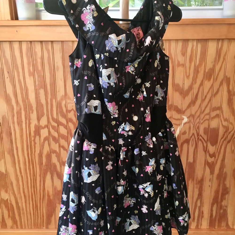 Rare style, of Japanese Alice in Wonderland dress. - Picture 3 of 8